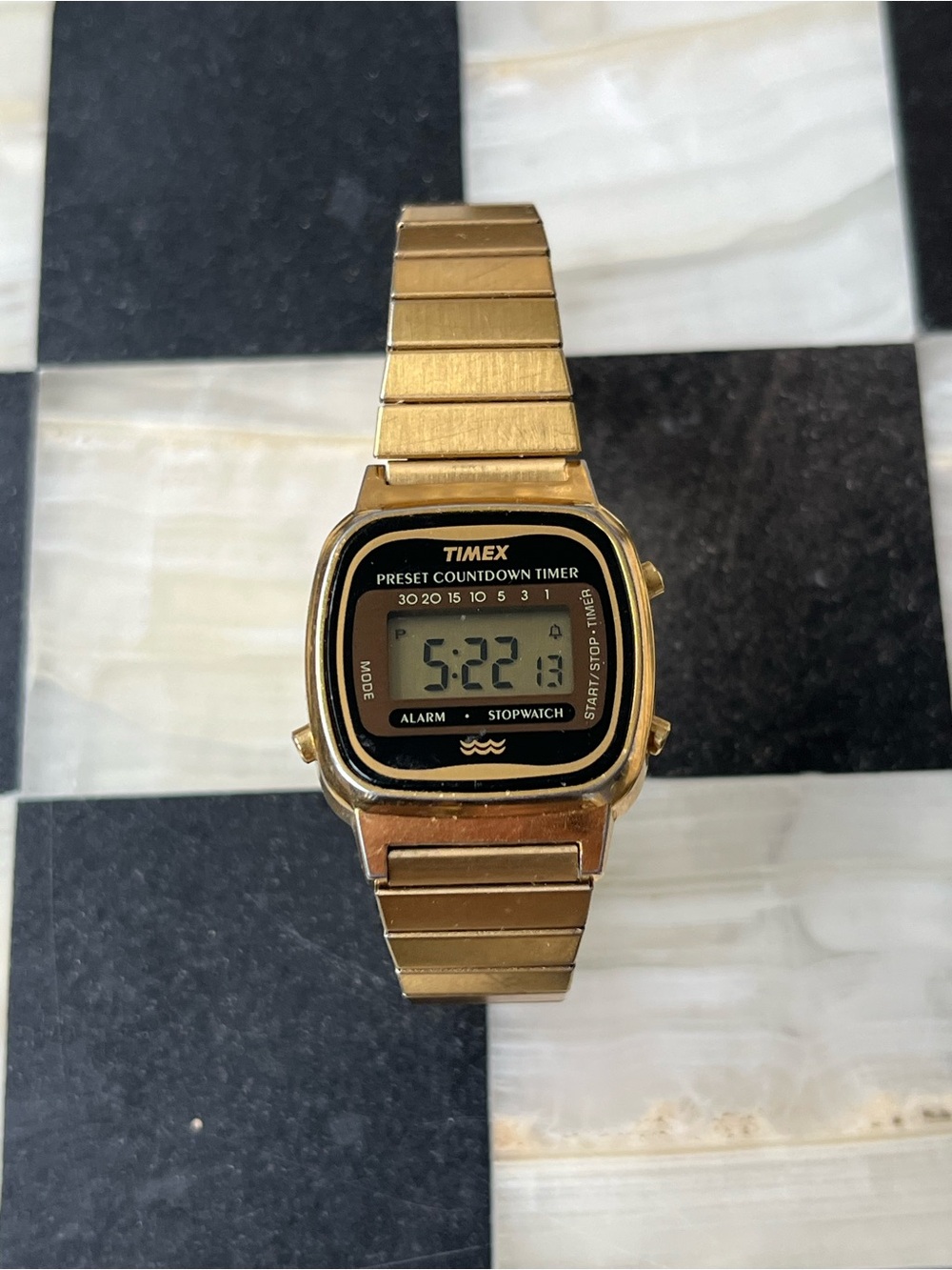 Vintage TIMEX Women's Gold Tone 19mm Watch Preset Countdown Timer 80's Japan